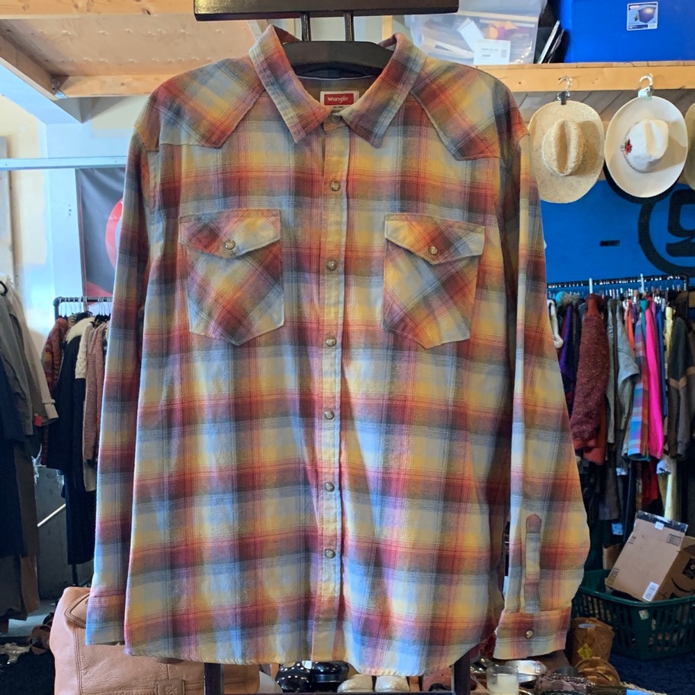 Wrangler Multicolor Plaid Pearlsnap Casual Shirt